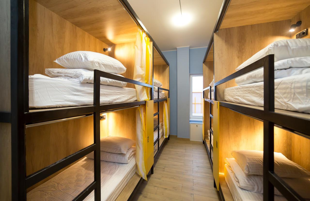 Hotel Bee Station Kiev Esterno foto