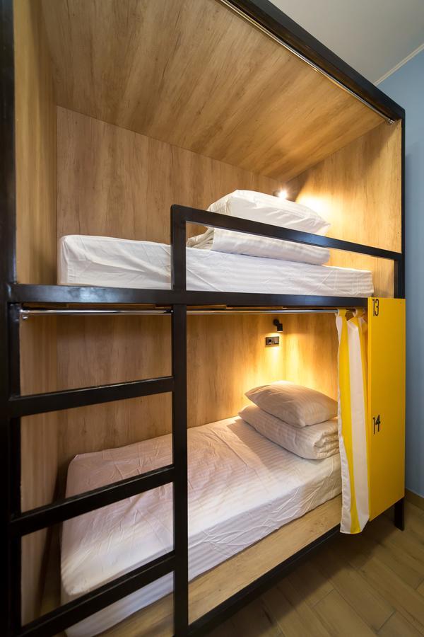 Hotel Bee Station Kiev Esterno foto