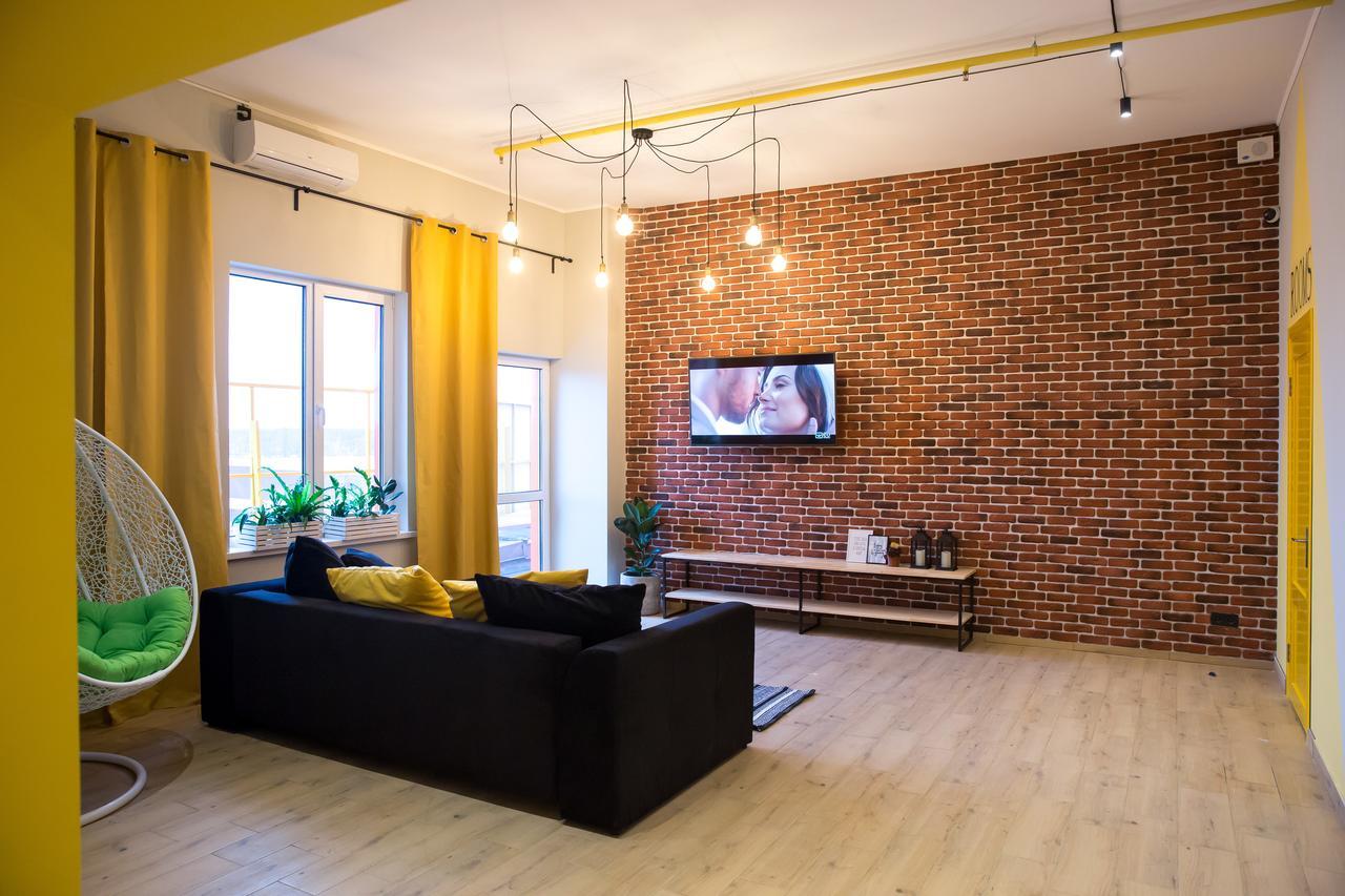 Hotel Bee Station Kiev Esterno foto
